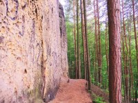 /album/fotogalerie-cinibulkova-stezka-a-lakave-skalni-labyrinty/cinibulkova-stezka7-jpg/